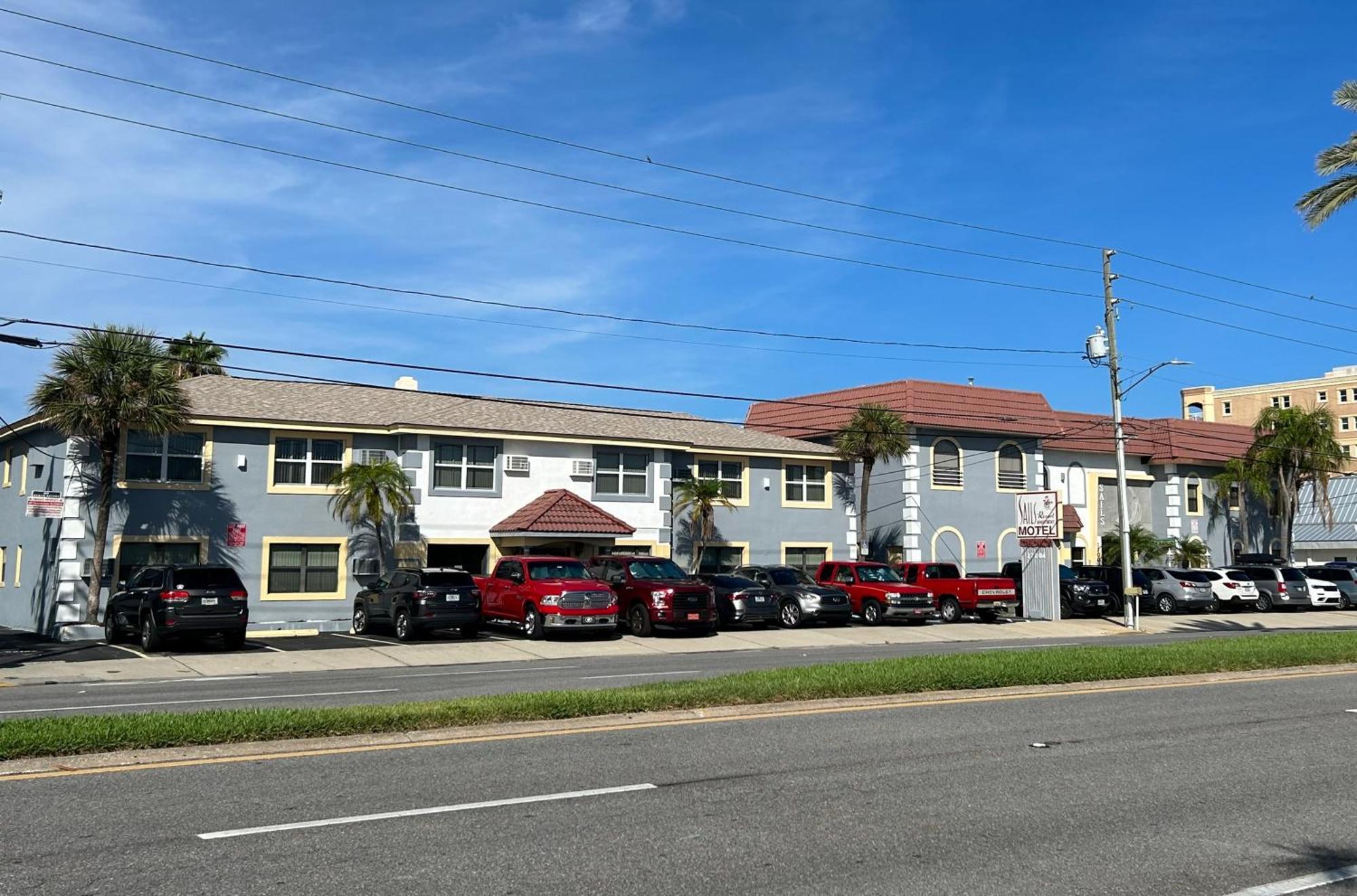 Sails Resort Motel St. Pete Beach Exterior photo