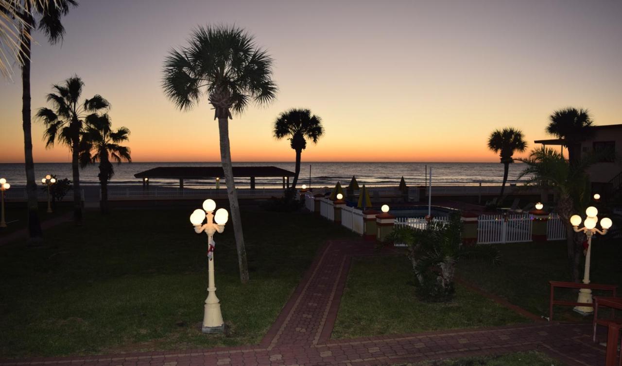 Sails Resort Motel St. Pete Beach Exterior photo